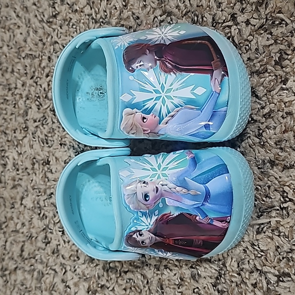 Toddler Frozen Crocs C5